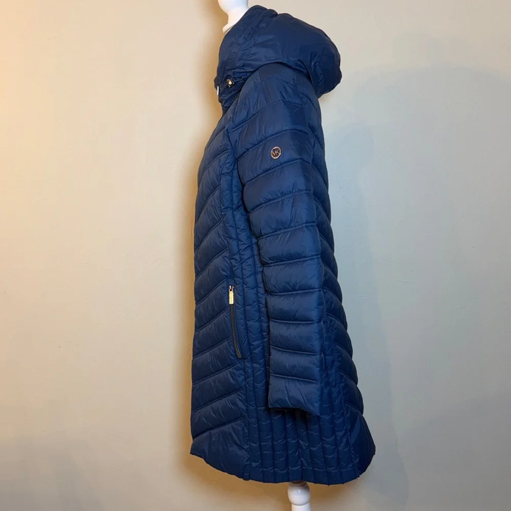 Michael Kors Women's Large Navy Ultra Lightweight Winter Jacket